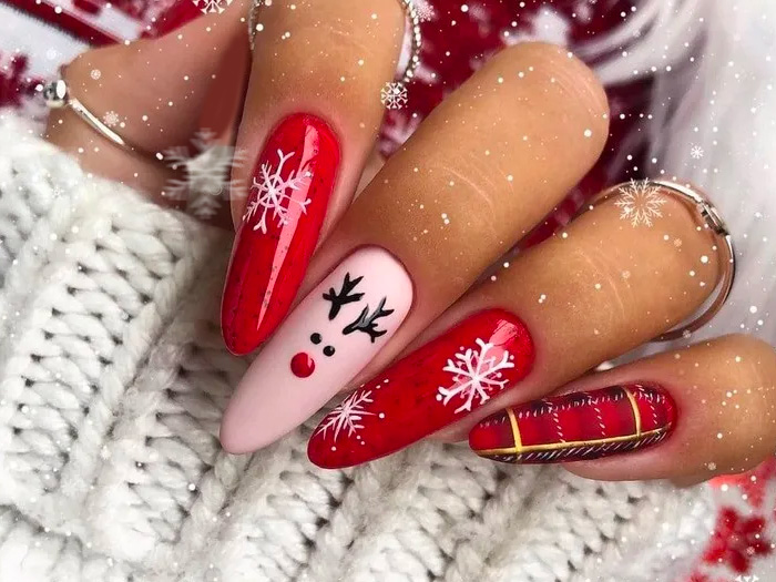 Having beautiful nails even under mitts
